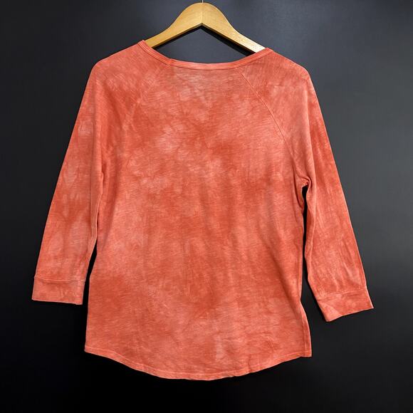 Lucky Brand Tie Dye Top Women's Small Orange Bronze Studs Round Neck 3/4 Sleeve - Picture 2 of 8